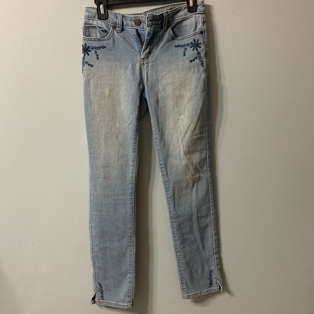 Lauren Conrad LC Skinny Jeans Size 2 with Floral Design Light Wash